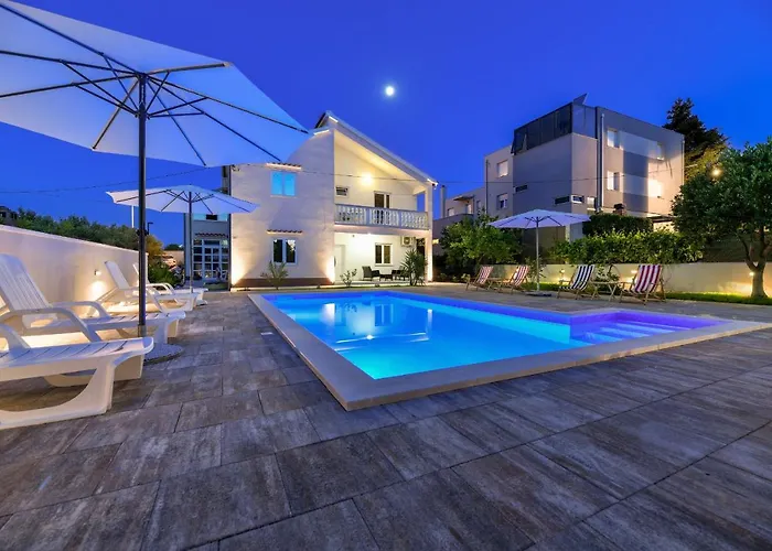 Pool house LUKA