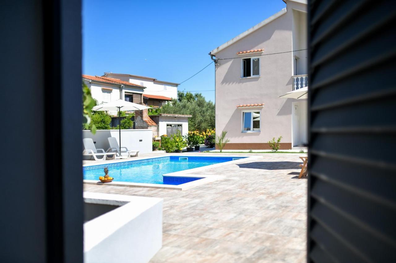 Appartement Pool House Luka