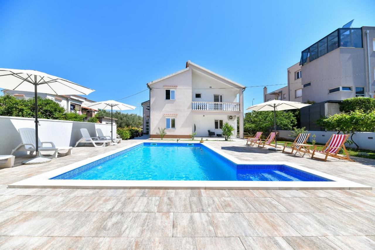 Appartement Pool House Luka