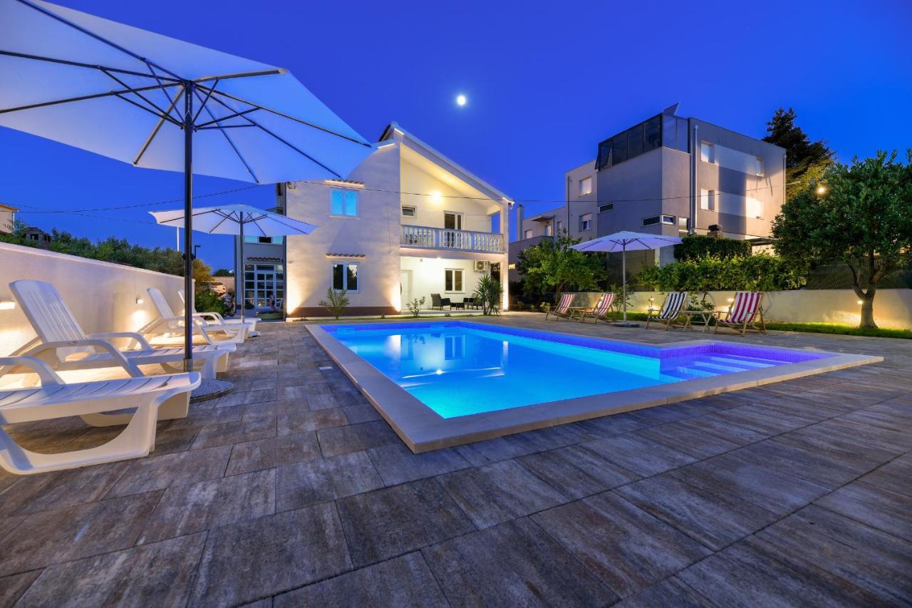 Pool House Luka *