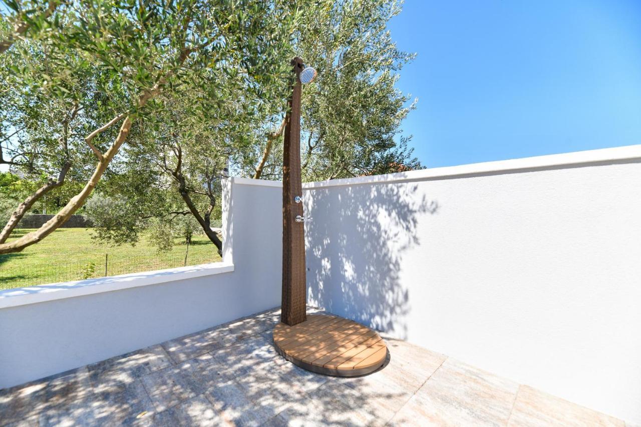 Pool House Luka *